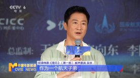 女生只穿内裤